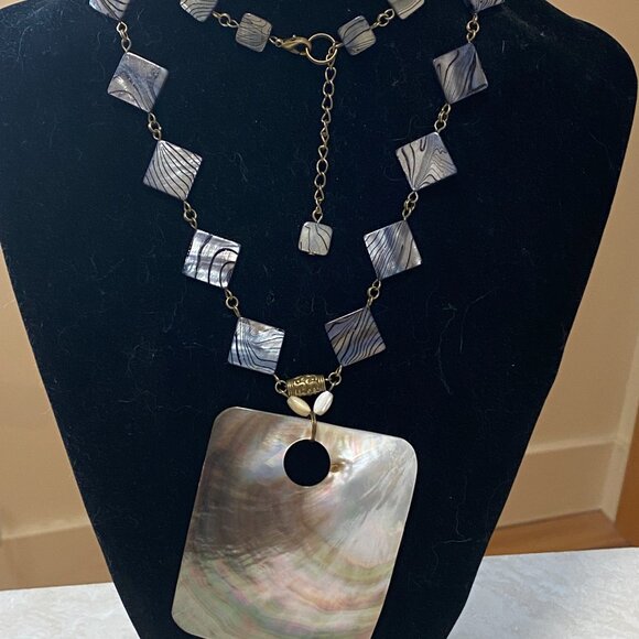 Rainbow Abalone Pendant & Dark Blue Mother of Pearl Bronze Link Long Necklace - Picture 5 of 15